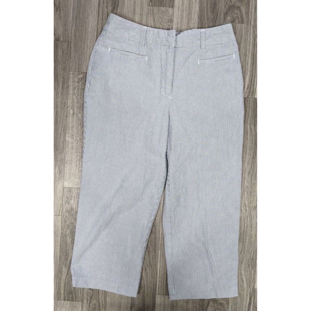 (3/$35) 212 Collection Size 2 Blue White Striped Seersucker Natural Fit Capris‎